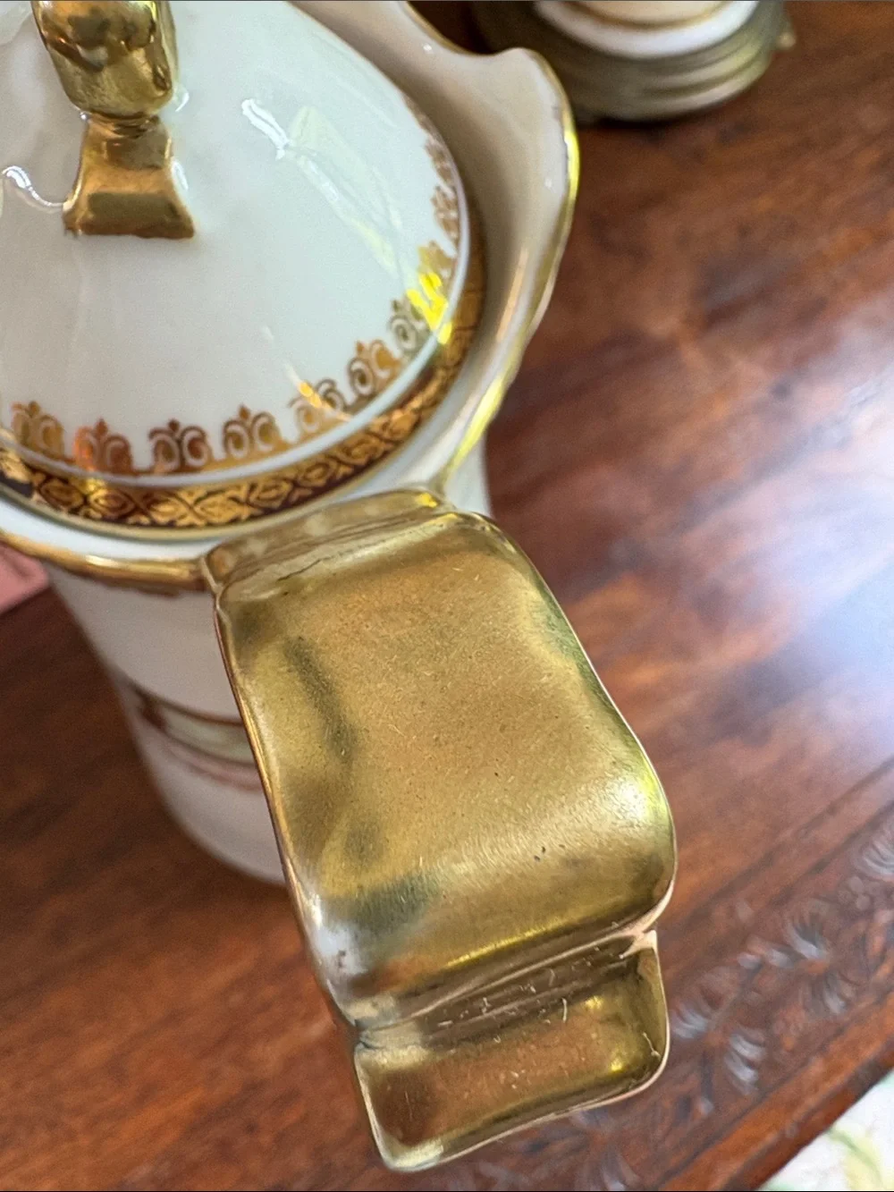 1895 Hohenzollern Chocolate Pot with lid.